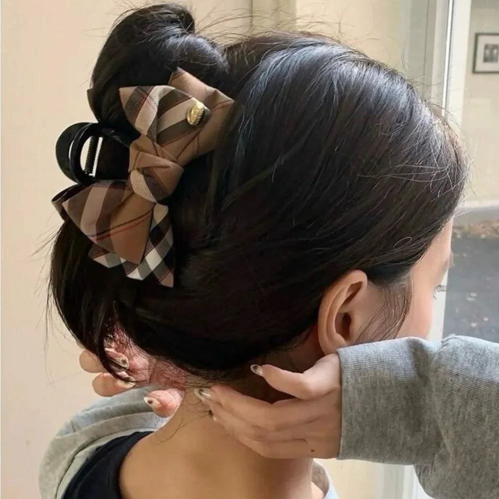 NEW 1pc Designer-Style Classic Novacheck Hair Clip